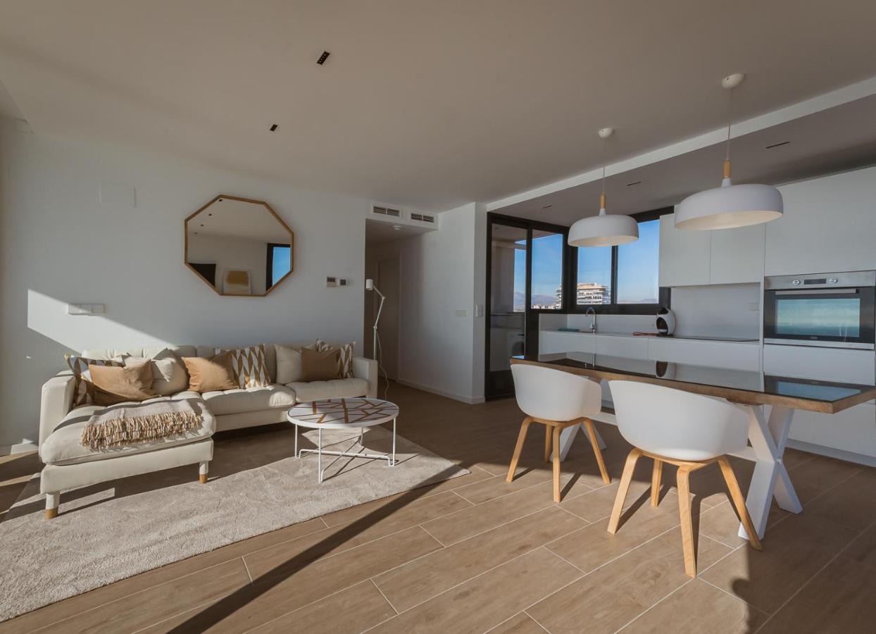 Modern Sea Front Jacuzzi Blue Sky Apartment อาลิกันเต ภายนอก รูปภาพ