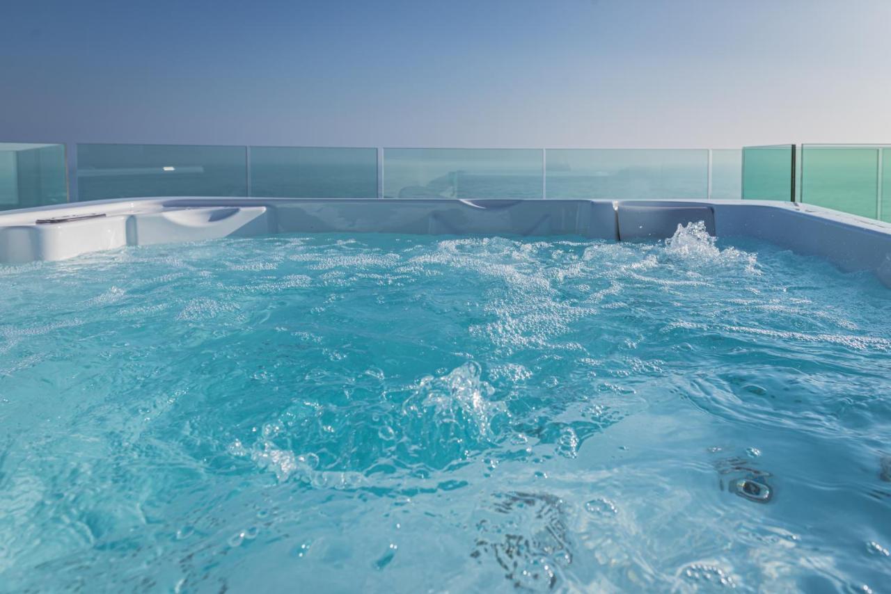 Modern Sea Front Jacuzzi Blue Sky Apartment อาลิกันเต ภายนอก รูปภาพ