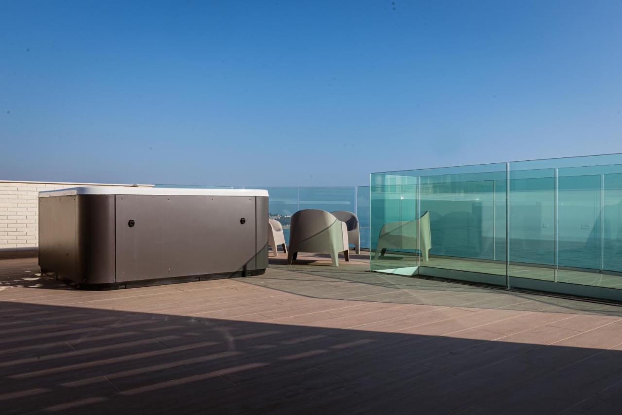Modern Sea Front Jacuzzi Blue Sky Apartment อาลิกันเต ภายนอก รูปภาพ